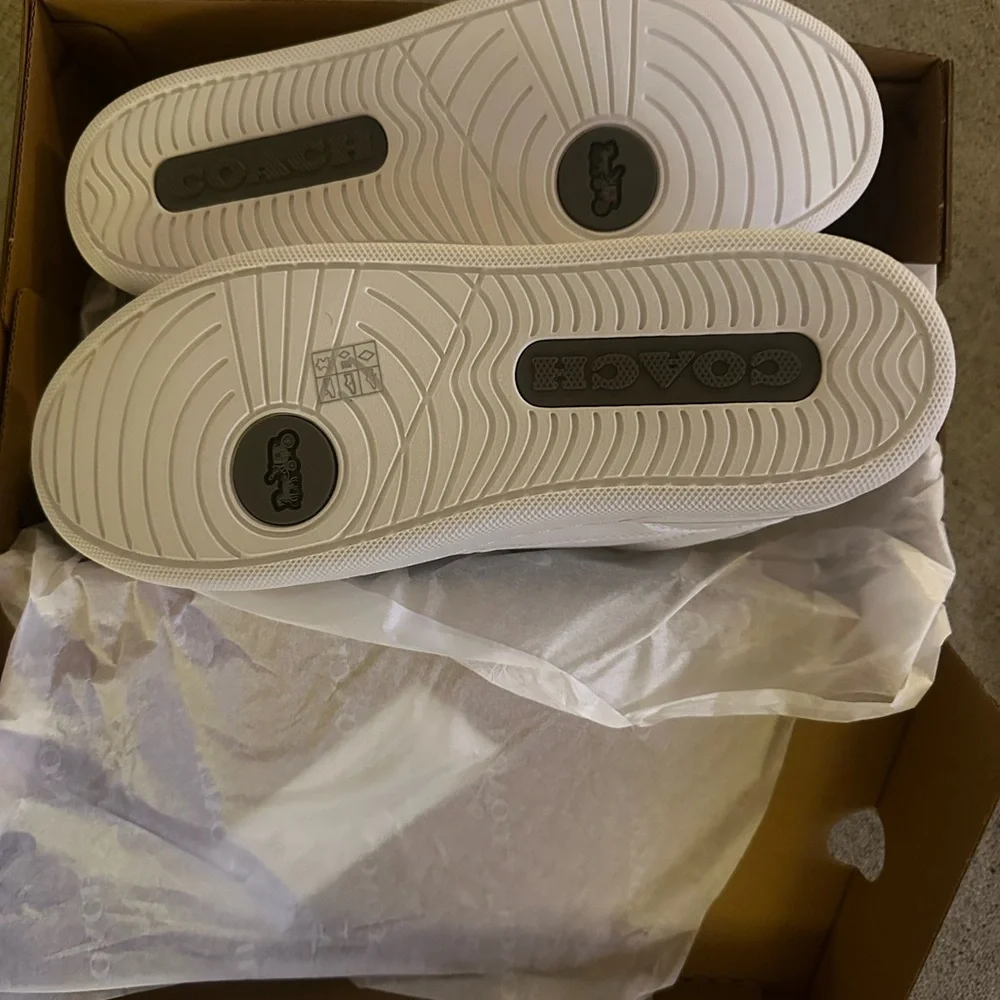 NWT- Coach White Clip Court Low Top Sneakers- size 7 - Picture 7 of 10